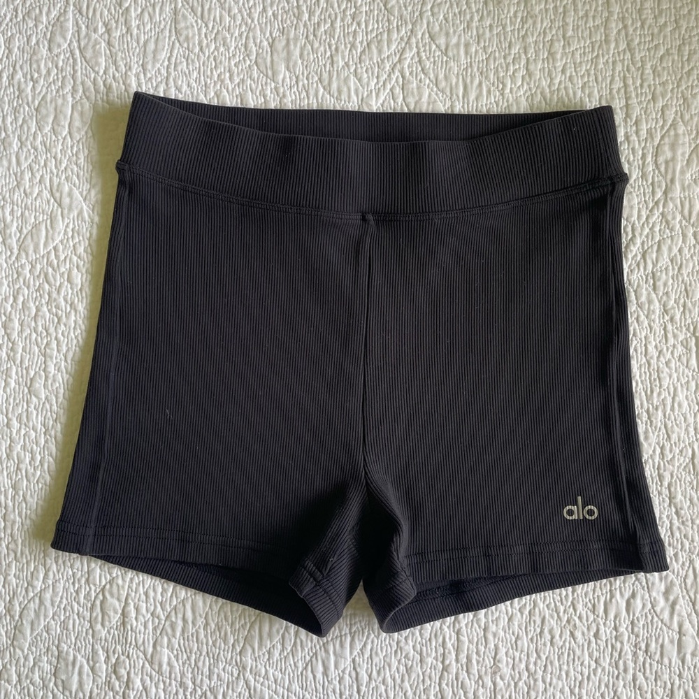 ALO Yoga Goddess Ribbed High Waist Hot Short